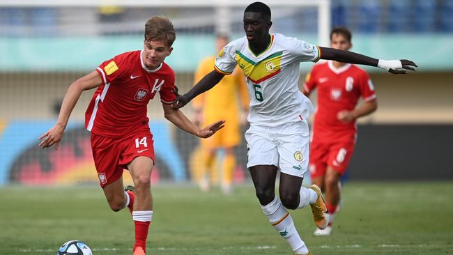 Laga babak pertama antara Senegal vs Polandia dalam laga lanjutan grup D Piala Dunia U-17 2023 ditunda untuk sementara karena cuaca buruk.